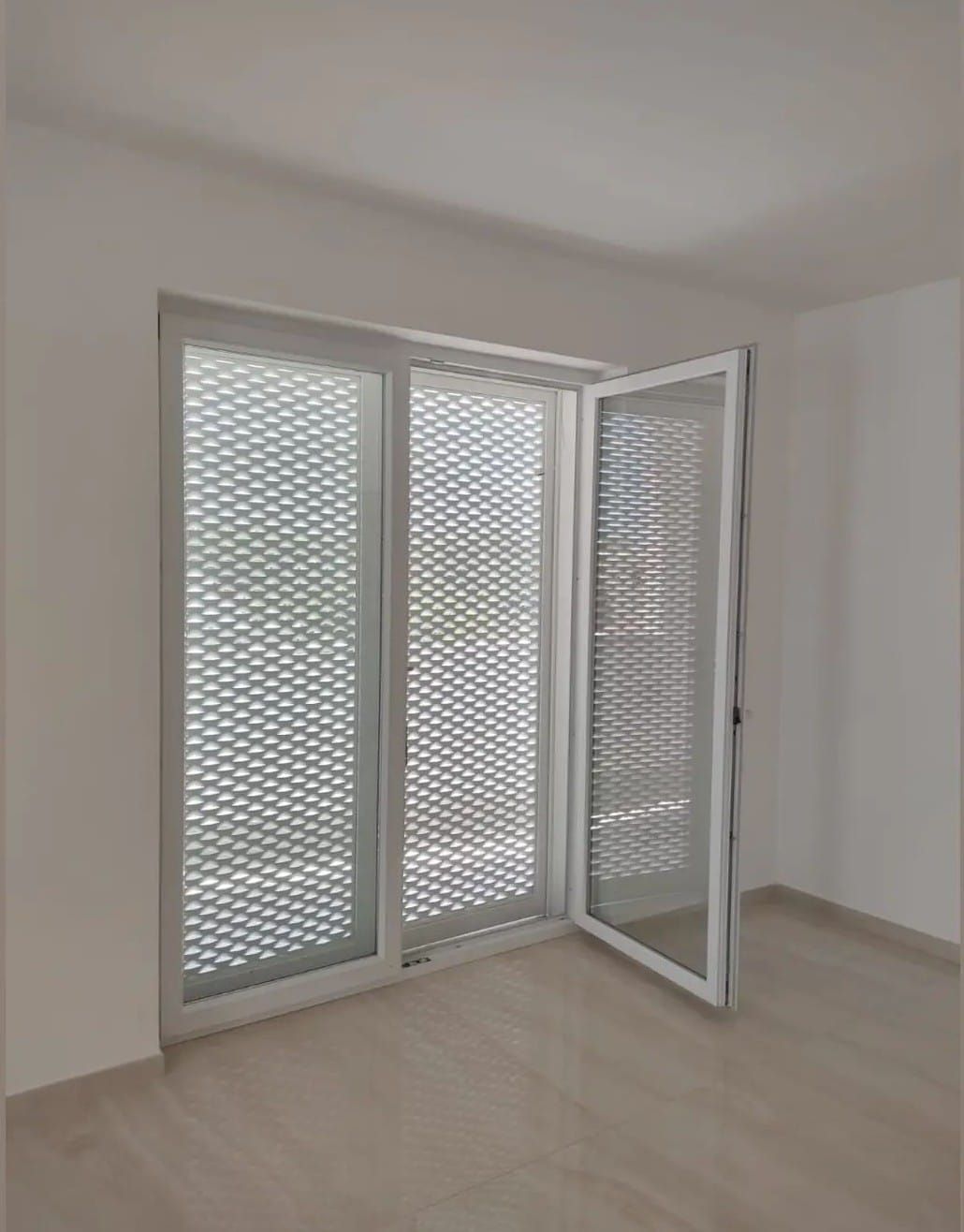 Portafinestra con grata di sicurezza